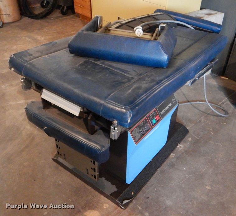 image for item FG9956 Midmark 111 exam table