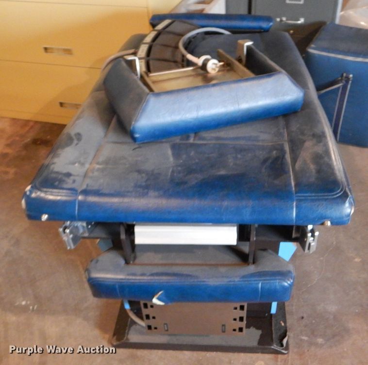 image for item FG9956 Midmark 111 exam table