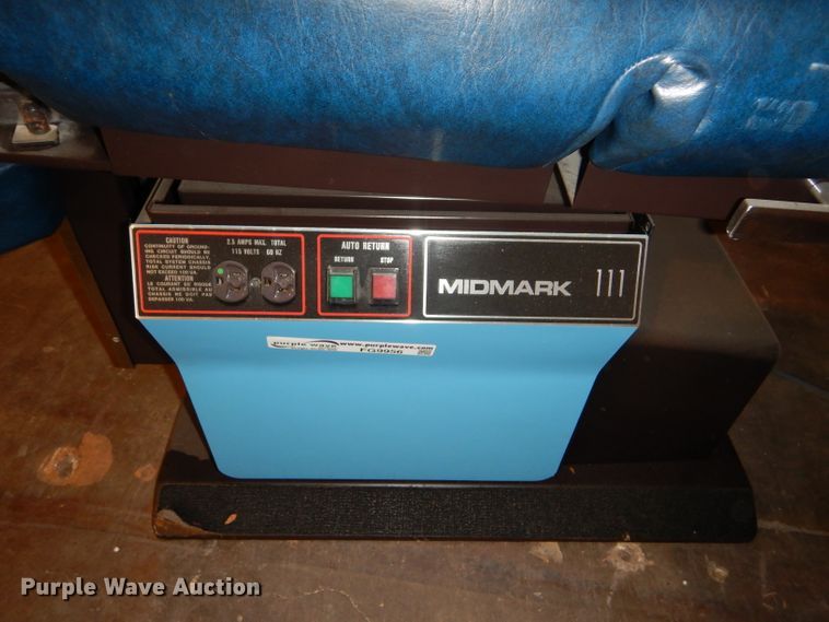 image for item FG9956 Midmark 111 exam table