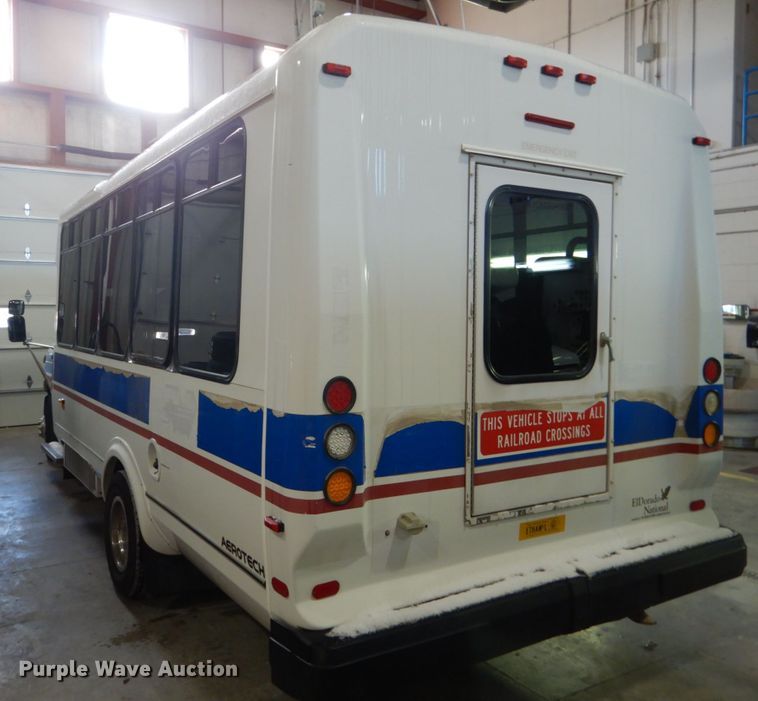 image for item FU9122 2006 Ford Econoline E450 shuttle bus