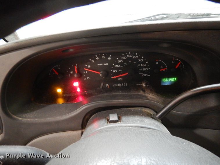 image for item FU9122 2006 Ford Econoline E450 shuttle bus