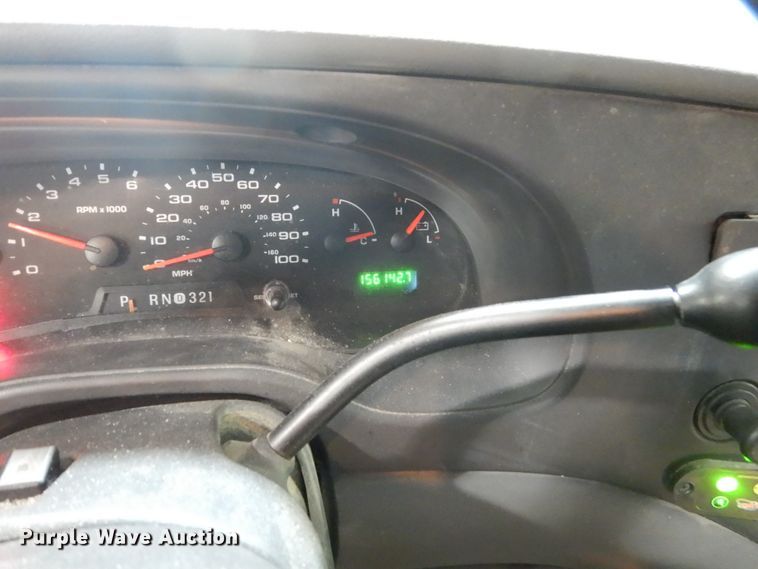 image for item FU9122 2006 Ford Econoline E450 shuttle bus