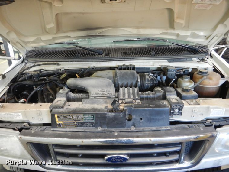 image for item FU9122 2006 Ford Econoline E450 shuttle bus