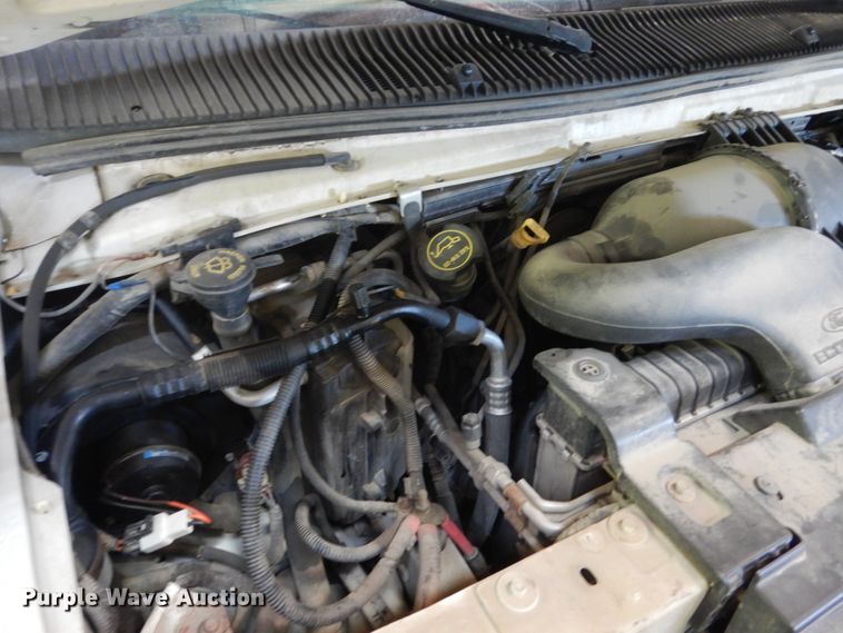 image for item FU9122 2006 Ford Econoline E450 shuttle bus