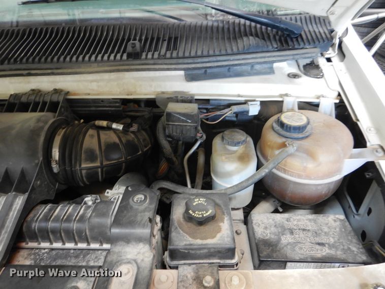 image for item FU9122 2006 Ford Econoline E450 shuttle bus