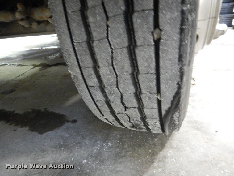 image for item FU9122 2006 Ford Econoline E450 shuttle bus