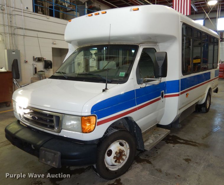 image for item FU9123 2007 Ford Econoline E450 shuttle bus