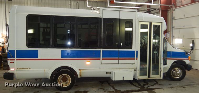 image for item FU9123 2007 Ford Econoline E450 shuttle bus