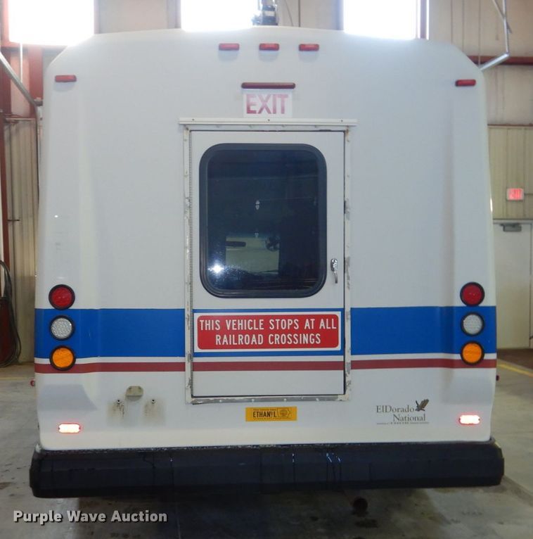 image for item FU9123 2007 Ford Econoline E450 shuttle bus