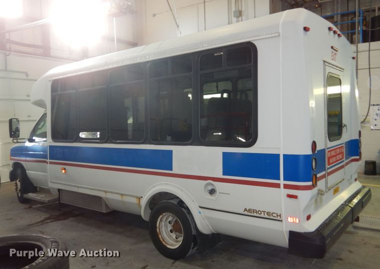 image for item FU9123 2007 Ford Econoline E450 shuttle bus