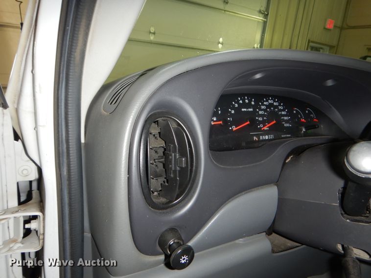 image for item FU9123 2007 Ford Econoline E450 shuttle bus