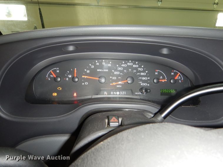 image for item FU9123 2007 Ford Econoline E450 shuttle bus