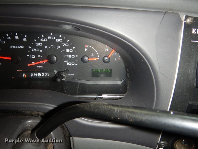 image for item FU9123 2007 Ford Econoline E450 shuttle bus