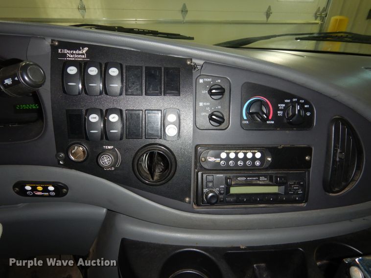 image for item FU9123 2007 Ford Econoline E450 shuttle bus