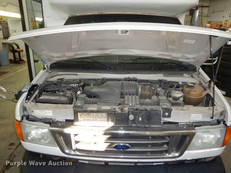 image for item FU9123 2007 Ford Econoline E450 shuttle bus