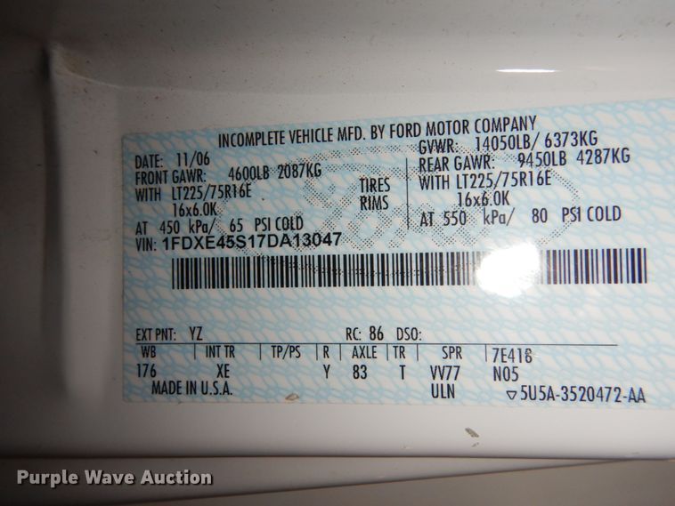 image for item FU9123 2007 Ford Econoline E450 shuttle bus