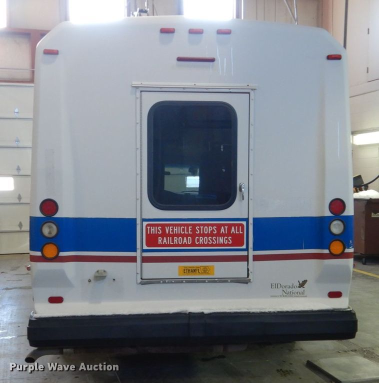 image for item FU9124 2007 Ford Econoline E450 shuttle bus