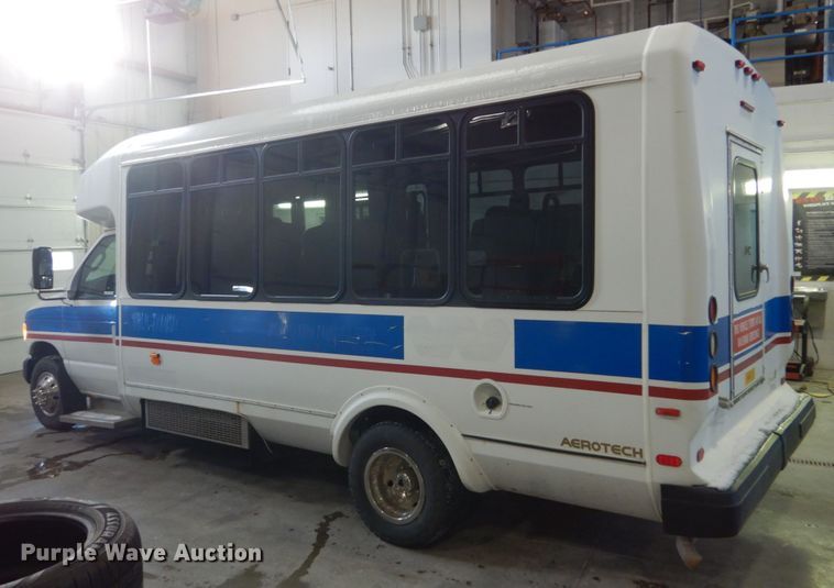 image for item FU9124 2007 Ford Econoline E450 shuttle bus