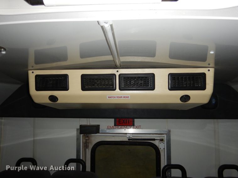 image for item FU9124 2007 Ford Econoline E450 shuttle bus
