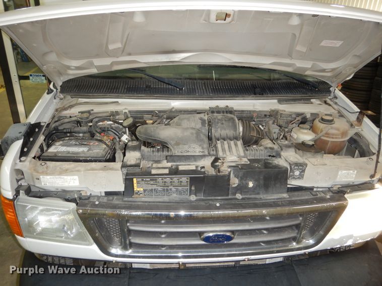 image for item FU9124 2007 Ford Econoline E450 shuttle bus