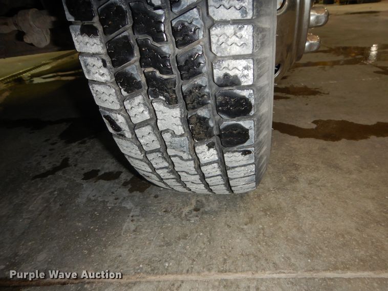 image for item FU9124 2007 Ford Econoline E450 shuttle bus