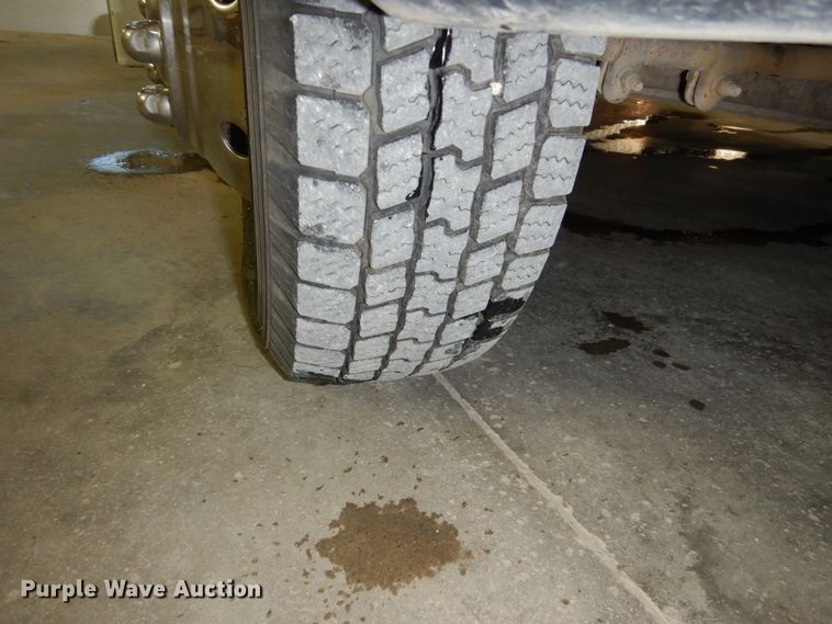 image for item FU9124 2007 Ford Econoline E450 shuttle bus