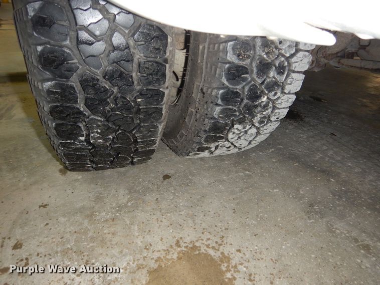 image for item FU9124 2007 Ford Econoline E450 shuttle bus