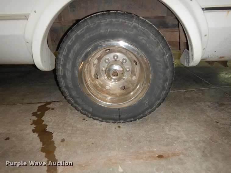 image for item FU9124 2007 Ford Econoline E450 shuttle bus