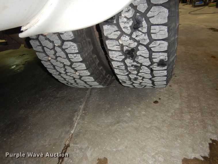 image for item FU9124 2007 Ford Econoline E450 shuttle bus