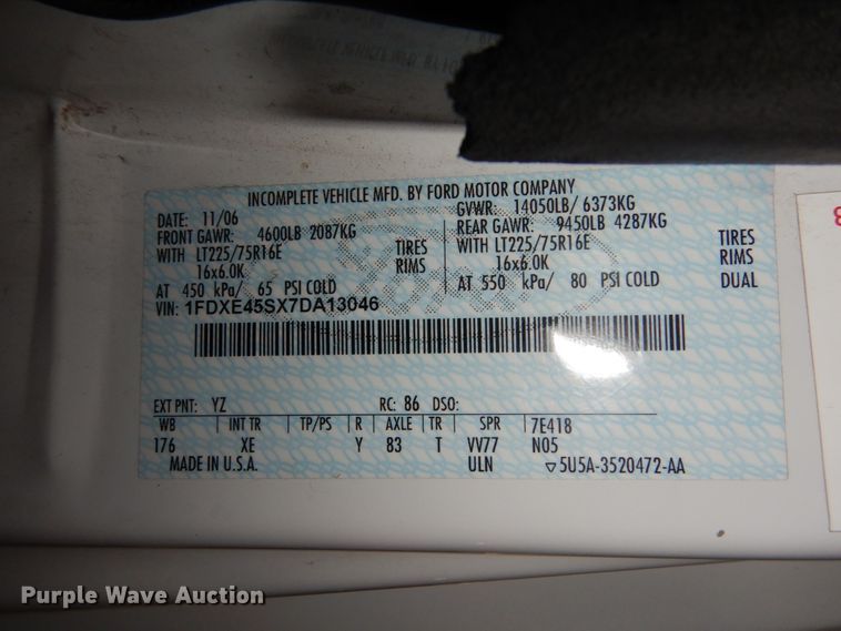 image for item FU9124 2007 Ford Econoline E450 shuttle bus