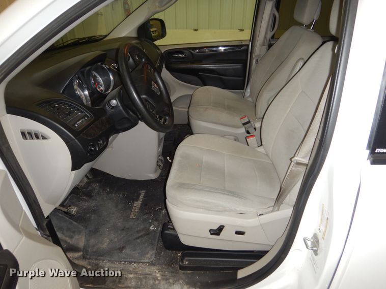 image for item FU9125 2011 Dodge Grand Caravan van