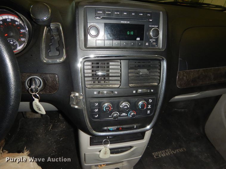 image for item FU9125 2011 Dodge Grand Caravan van