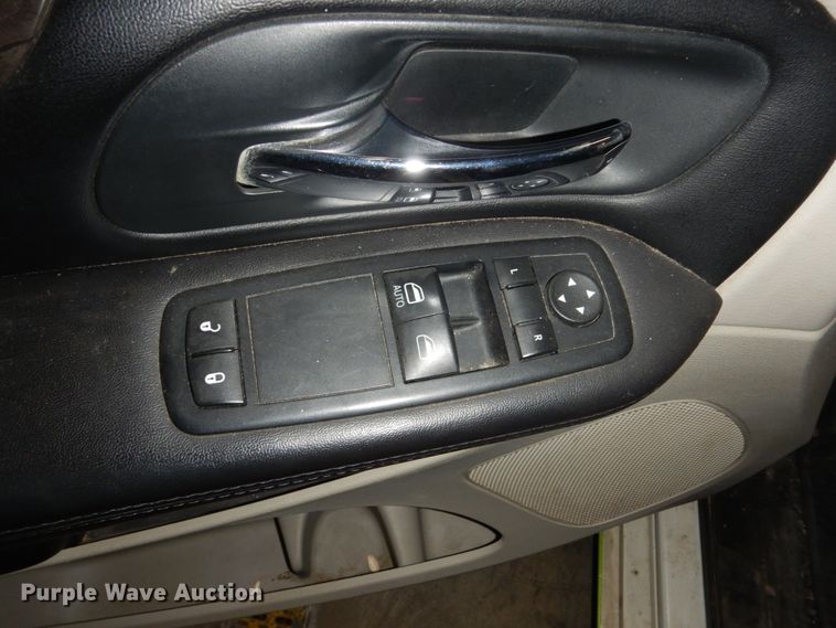 image for item FU9125 2011 Dodge Grand Caravan van