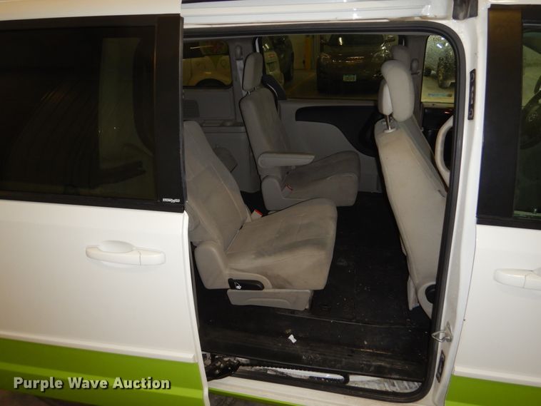 image for item FU9125 2011 Dodge Grand Caravan van