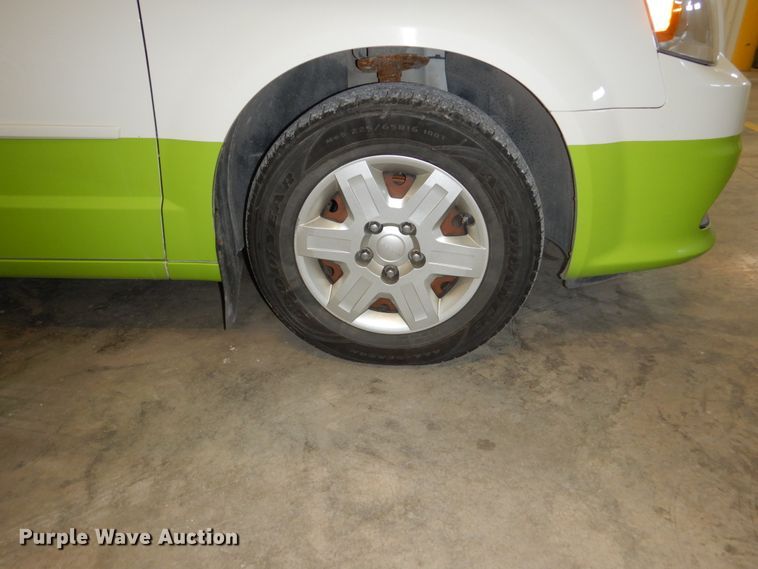 image for item FU9125 2011 Dodge Grand Caravan van