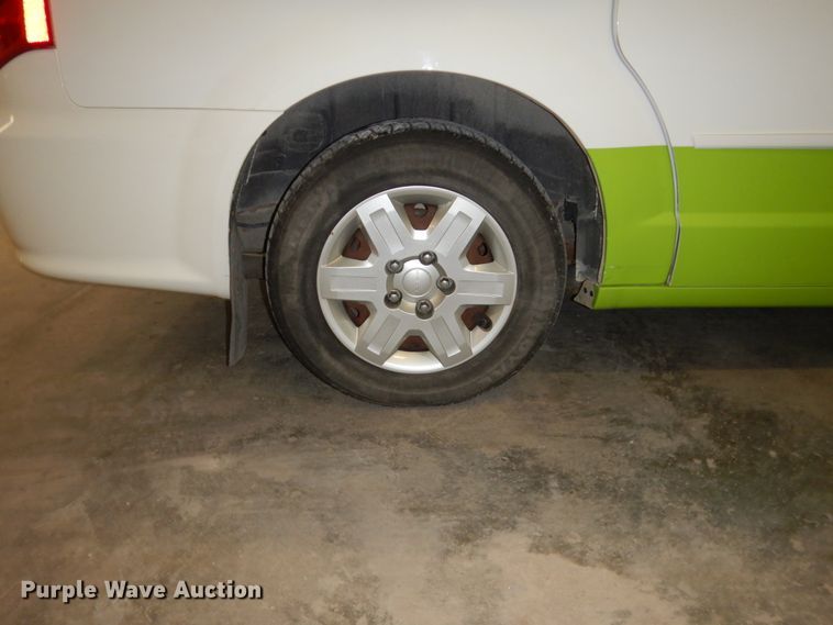 image for item FU9125 2011 Dodge Grand Caravan van