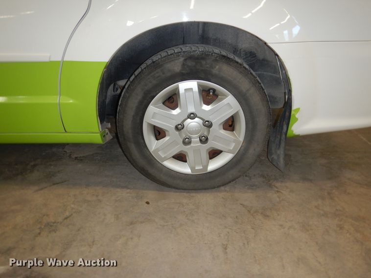 image for item FU9125 2011 Dodge Grand Caravan van