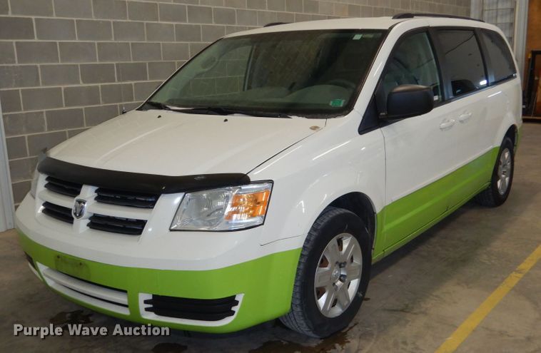 image for item FU9126 2010 Dodge Grand Caravan SE van