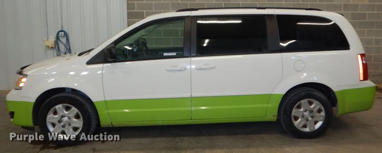 image for item FU9126 2010 Dodge Grand Caravan SE van