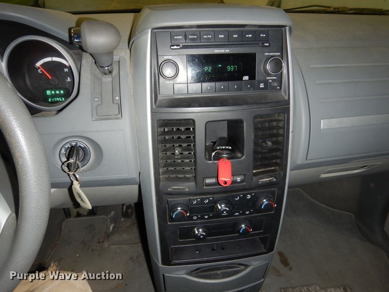 image for item FU9126 2010 Dodge Grand Caravan SE van