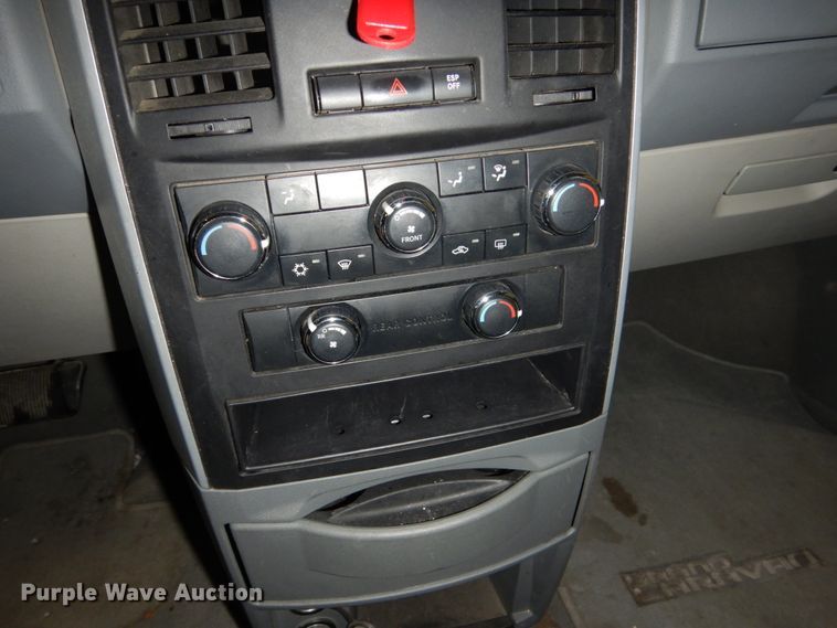 image for item FU9126 2010 Dodge Grand Caravan SE van