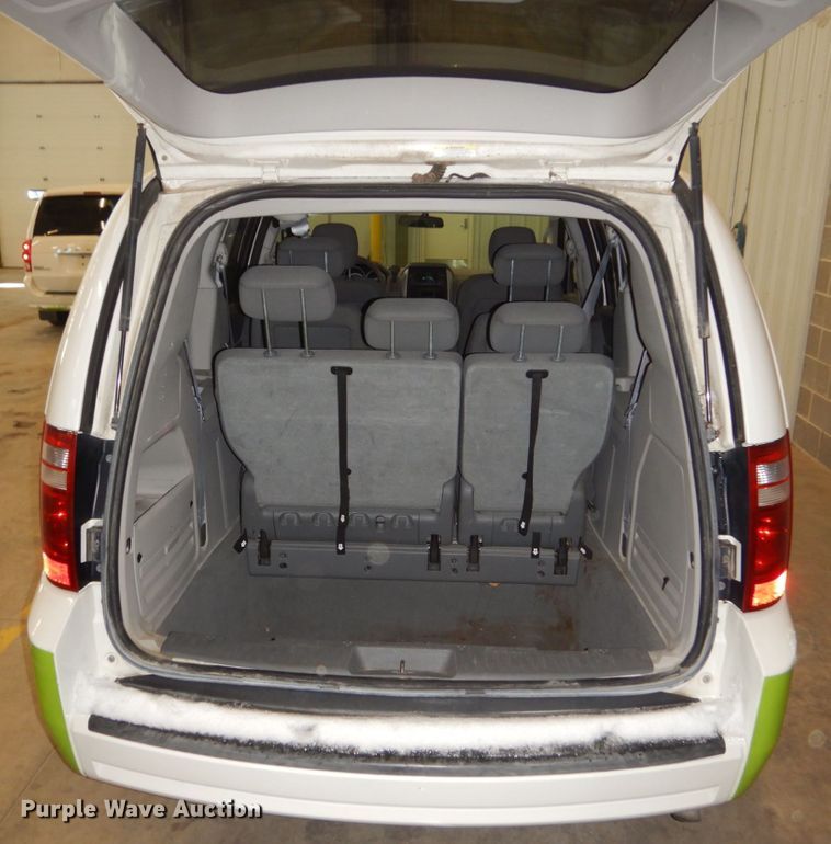 image for item FU9126 2010 Dodge Grand Caravan SE van