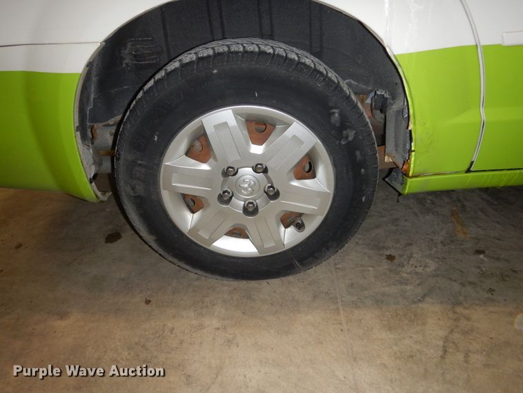 image for item FU9126 2010 Dodge Grand Caravan SE van