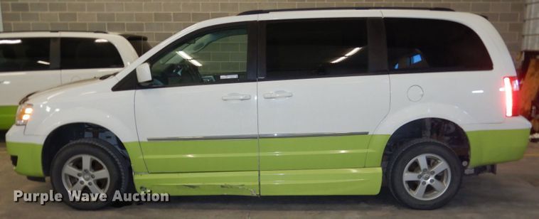 image for item FU9127 2010 Dodge Grand Caravan SXT handicap accessible van