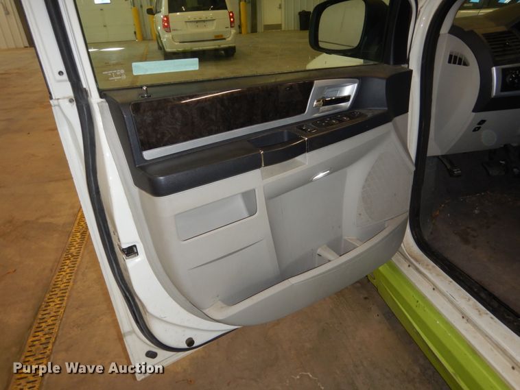 image for item FU9127 2010 Dodge Grand Caravan SXT handicap accessible van