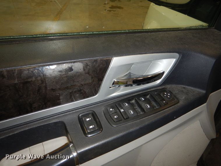 image for item FU9127 2010 Dodge Grand Caravan SXT handicap accessible van