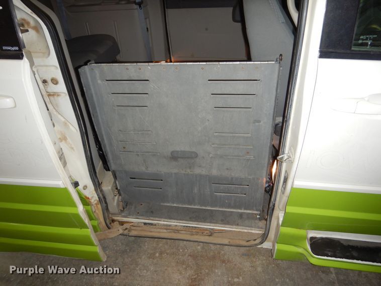 image for item FU9128 2010 Dodge Grand Caravan SE handicap accessible van