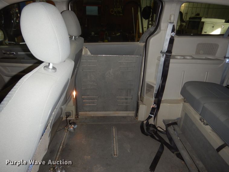 image for item FU9128 2010 Dodge Grand Caravan SE handicap accessible van