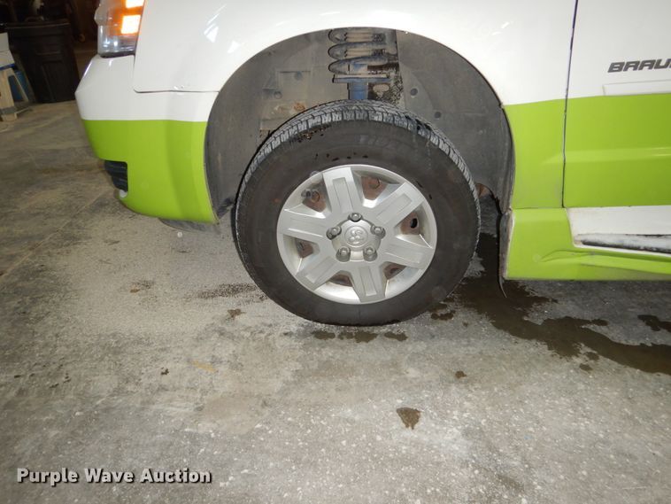 image for item FU9128 2010 Dodge Grand Caravan SE handicap accessible van