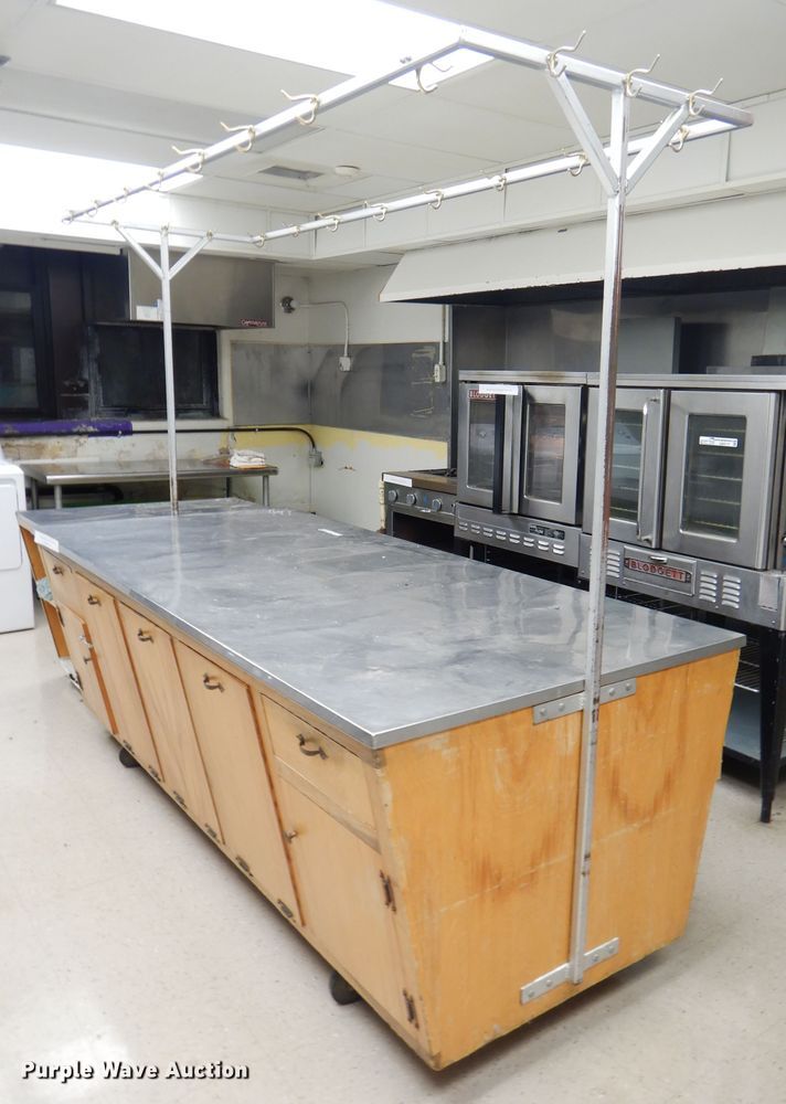 image for item GB9718 Stainless steel top table